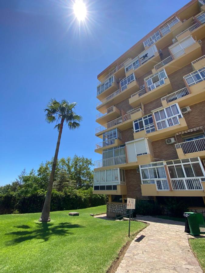 Apt Centrico Con Vistas Y Piscinas Benalmádena Exterior foto